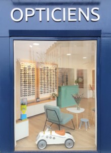 Vitrine enfant Saint Cyr Optique